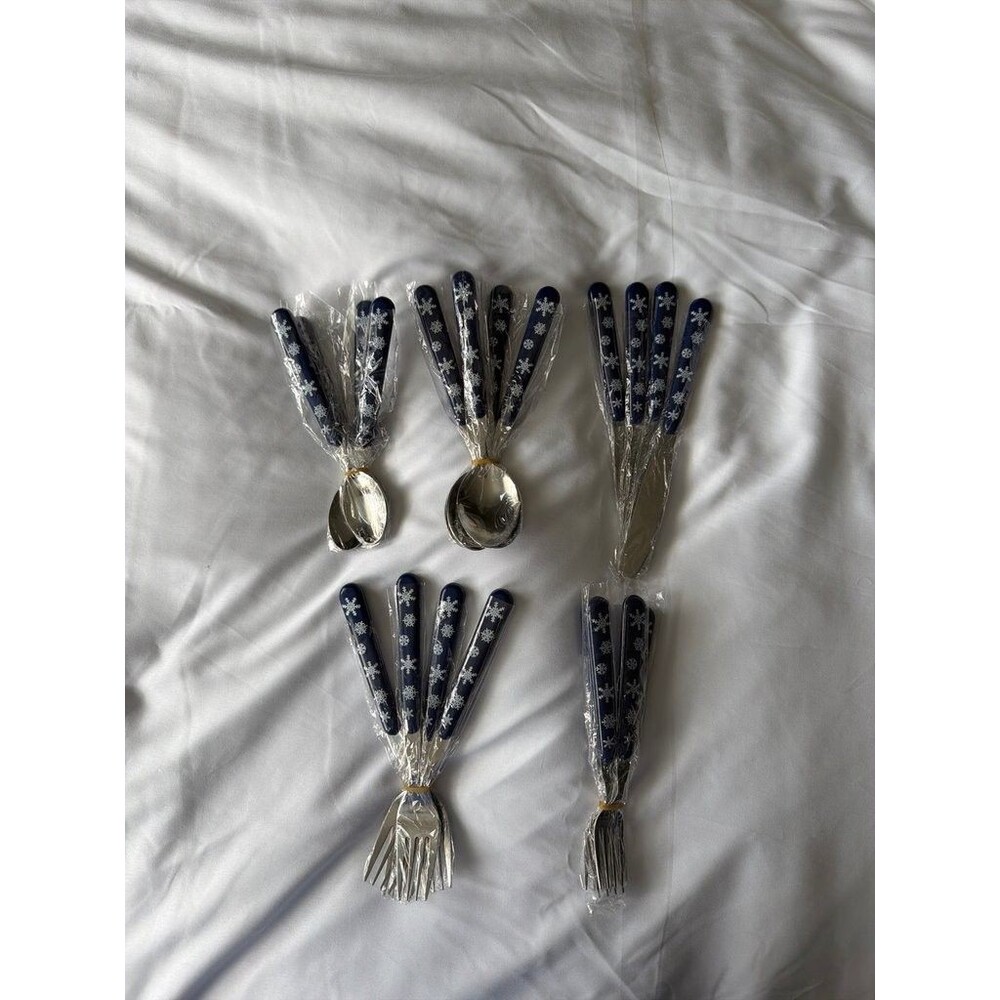 20 Pc. Stanley Roberts Blue Snowflake Winter Holiday Handle Cutlery Set